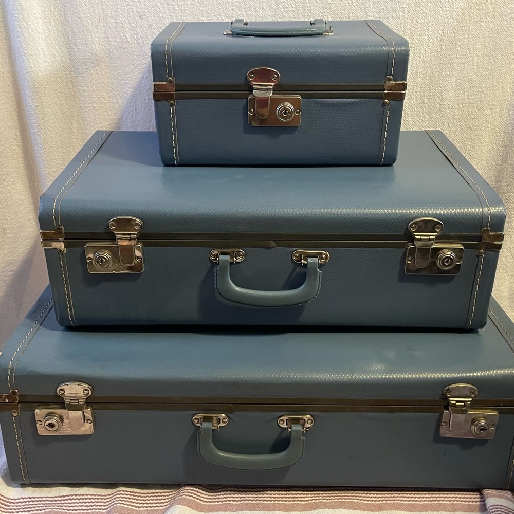 Vintage suitcase set